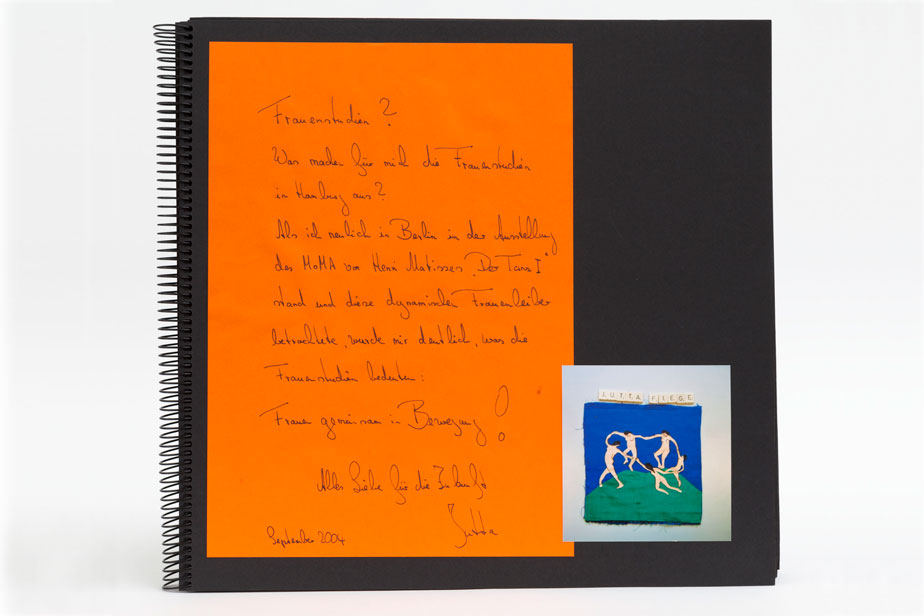 Album with greetings from women’s studies participants in Hamburg, 2004.