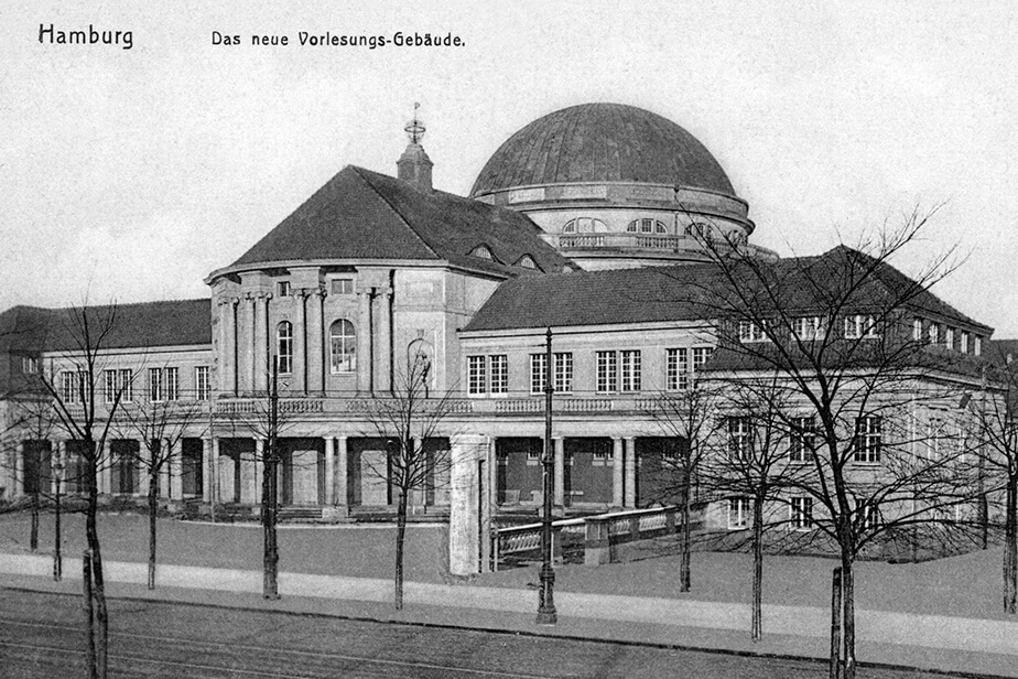 An historical view of Universität Hamburg’s Main Building.